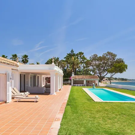 Villa Luxurious By The Sea *